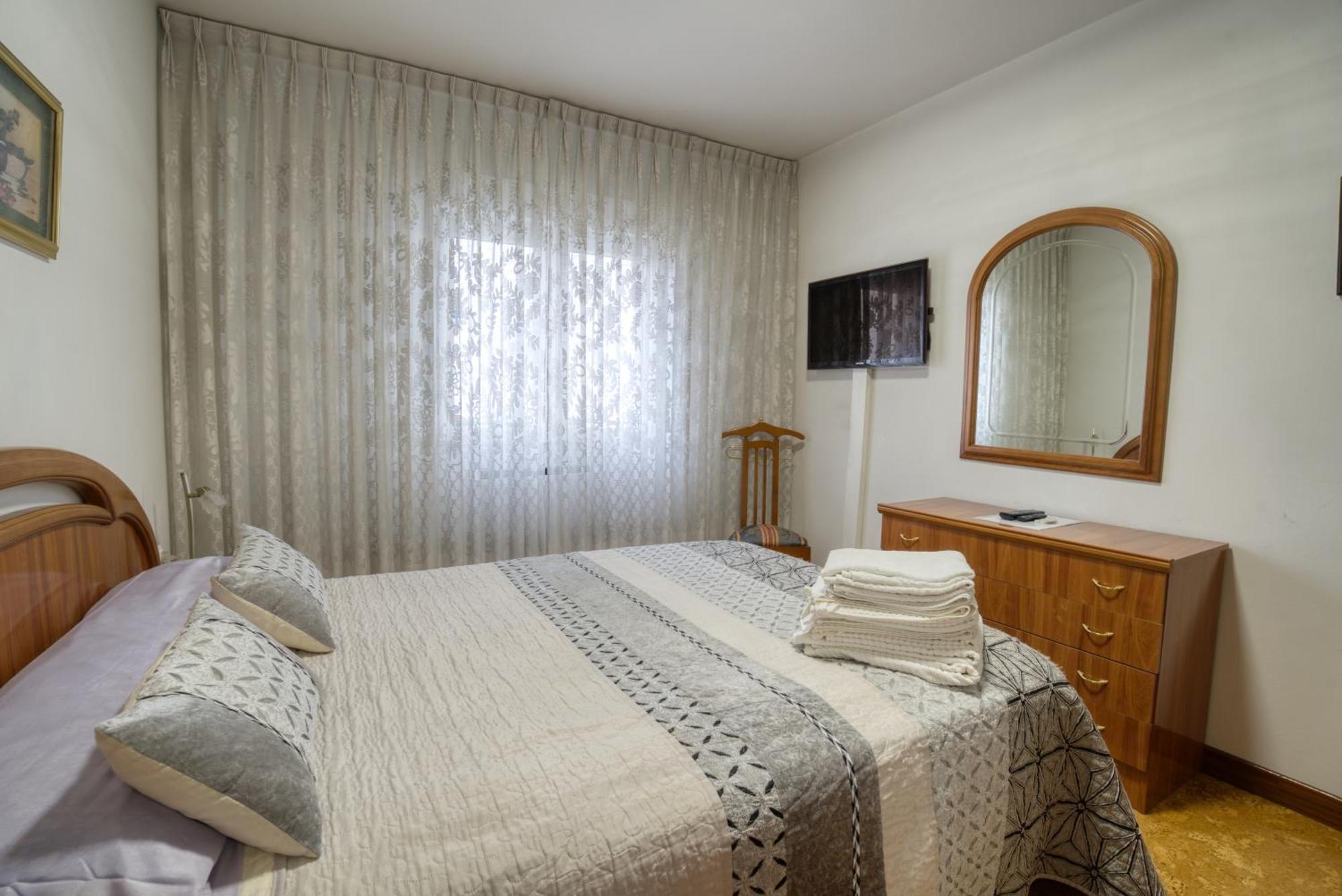 Apartamento Muy Amplio, Con Wifi Y A 12 Minutos Del Centro กิฮอน ภายนอก รูปภาพ